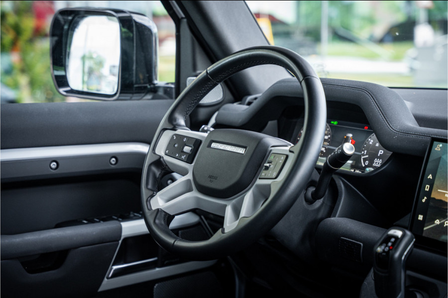 Land Rover Defender 130 3.0 P400 130 X-Dynamic SE 8-p ** Panodak ** Trekhaak ** Meridian ** Treeplanken ** URBAN ** Memory ** 23 inch ** Ventilatie