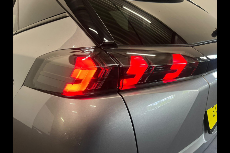 Peugeot 2008 1.2 PureTech Allure Automaat Navigatie Apple Carplay Android Auto Camera Parkeerhulp Cruise Control Full Led Climate Control Lichtmetalen velgen
