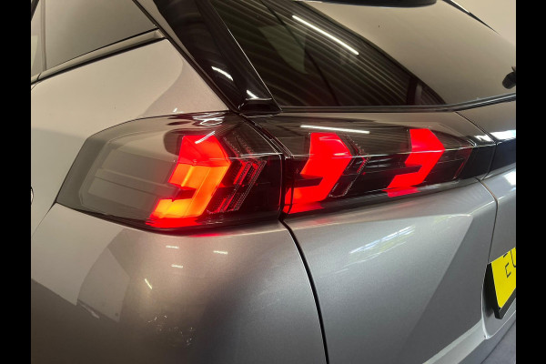Peugeot 2008 1.2 PureTech Allure Automaat Navigatie Apple Carplay Android Auto Camera Parkeerhulp Cruise Control Full Led Climate Control Lichtmetalen velgen