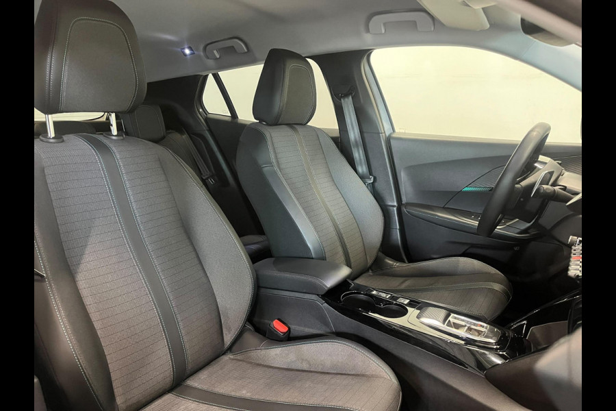 Peugeot 2008 1.2 PureTech Allure Automaat Navigatie Apple Carplay Android Auto Camera Parkeerhulp Cruise Control Full Led Climate Control Lichtmetalen velgen