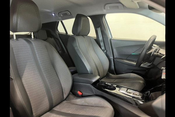 Peugeot 2008 1.2 PureTech Allure Automaat Navigatie Apple Carplay Android Auto Camera Parkeerhulp Cruise Control Full Led Climate Control Lichtmetalen velgen
