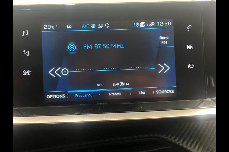 Peugeot 2008 1.2 PureTech Allure Automaat Navigatie Apple Carplay Android Auto Camera Parkeerhulp Cruise Control Full Led Climate Control Lichtmetalen velgen