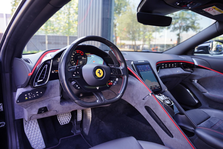Ferrari Roma 3.9 V8 HELE / Passenger Display / Carbon / Apple Carplay