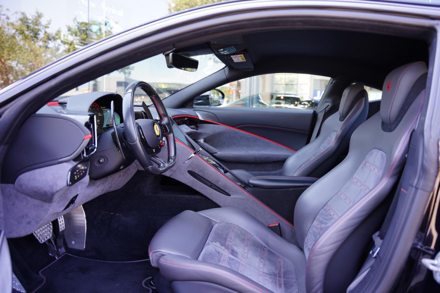 Ferrari Roma 3.9 V8 HELE / Passenger Display / Carbon / Apple Carplay