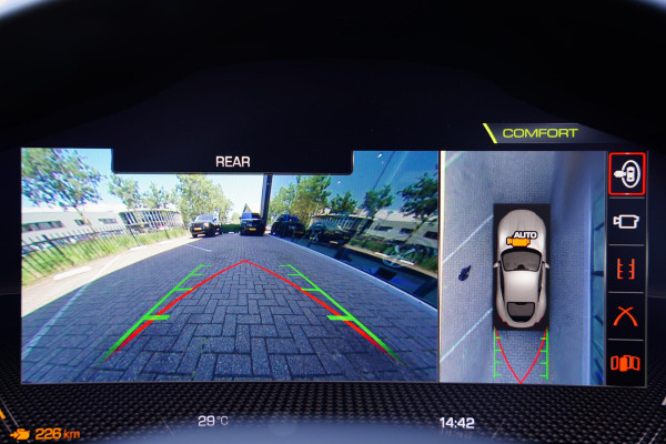 Ferrari Roma 3.9 V8 HELE / Passenger Display / Carbon / Apple Carplay