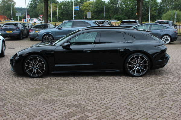 Porsche Taycan Sport Turismo 93 kWh / SoH 92,5% / Panoramadak / Camera / Passenger Display / Adaptieve Stoelen / Luchtvering / 21'' / Keyless / Sportchrono / CarPlay / Stoel+Stuurverwarming / Dodehoek / DAB / ACC / Warmtepomp