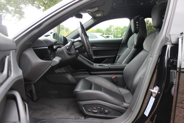 Porsche Taycan Sport Turismo 93 kWh / SoH 92,5% / Panoramadak / Camera / Passenger Display / Adaptieve Stoelen / Luchtvering / 21'' / Keyless / Sportchrono / CarPlay / Stoel+Stuurverwarming / Dodehoek / DAB / ACC / Warmtepomp