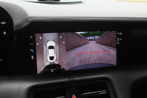 Porsche Taycan Sport Turismo 93 kWh / SoH 92,5% / Panoramadak / Camera / Passenger Display / Adaptieve Stoelen / Luchtvering / 21'' / Keyless / Sportchrono / CarPlay / Stoel+Stuurverwarming / Dodehoek / DAB / ACC / Warmtepomp