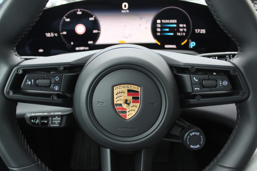 Porsche Taycan Sport Turismo 93 kWh / SoH 92,5% / Panoramadak / Camera / Passenger Display / Adaptieve Stoelen / Luchtvering / 21'' / Keyless / Sportchrono / CarPlay / Stoel+Stuurverwarming / Dodehoek / DAB / ACC / Warmtepomp