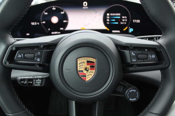 Porsche Taycan Sport Turismo 93 kWh / SoH 92,5% / Panoramadak / Camera / Passenger Display / Adaptieve Stoelen / Luchtvering / 21'' / Keyless / Sportchrono / CarPlay / Stoel+Stuurverwarming / Dodehoek / DAB / ACC / Warmtepomp
