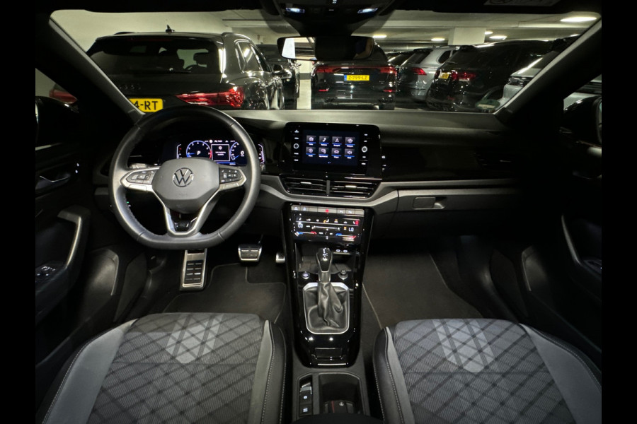 Volkswagen T-Roc 1.5 TSI R-Line Pano|IQ|Keyles|CarPlay|Sfeer