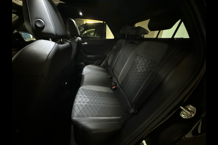 Volkswagen T-Roc 1.5 TSI R-Line Pano|IQ|Keyles|CarPlay|Sfeer