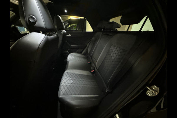 Volkswagen T-Roc 1.5 TSI R-Line Pano|IQ|Keyles|CarPlay|Sfeer