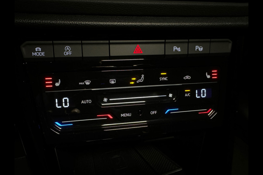 Volkswagen T-Roc 1.5 TSI R-Line Pano|IQ|Keyles|CarPlay|Sfeer