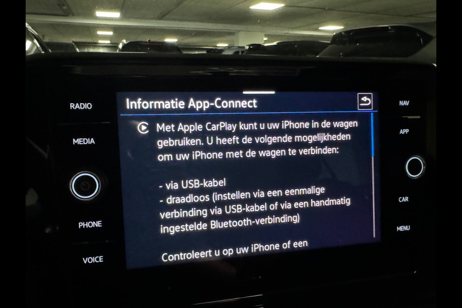 Volkswagen T-Roc 1.5 TSI R-Line Pano|IQ|Keyles|CarPlay|Sfeer
