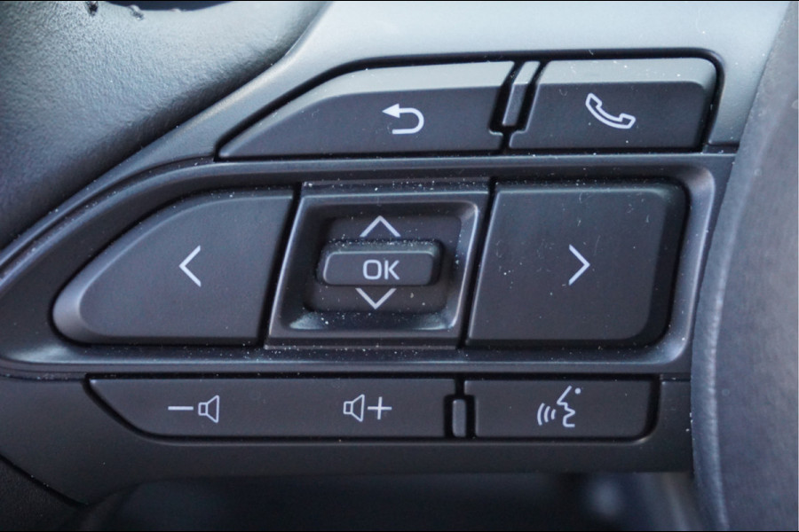 Toyota Yaris Cross 1.5 Hybrid adaptive cruise control | android auto / apple carplay