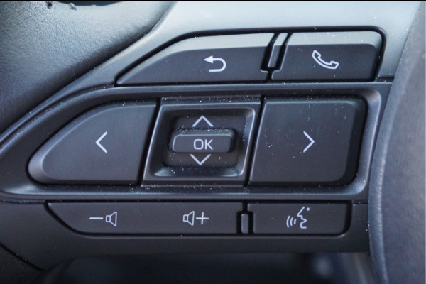 Toyota Yaris Cross 1.5 Hybrid adaptive cruise control | android auto / apple carplay