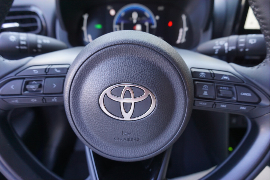 Toyota Yaris Cross 1.5 Hybrid adaptive cruise control | android auto / apple carplay