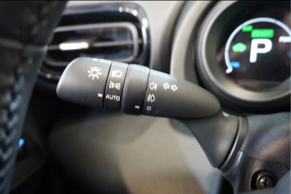 Toyota Yaris Cross 1.5 Hybrid adaptive cruise control | android auto / apple carplay