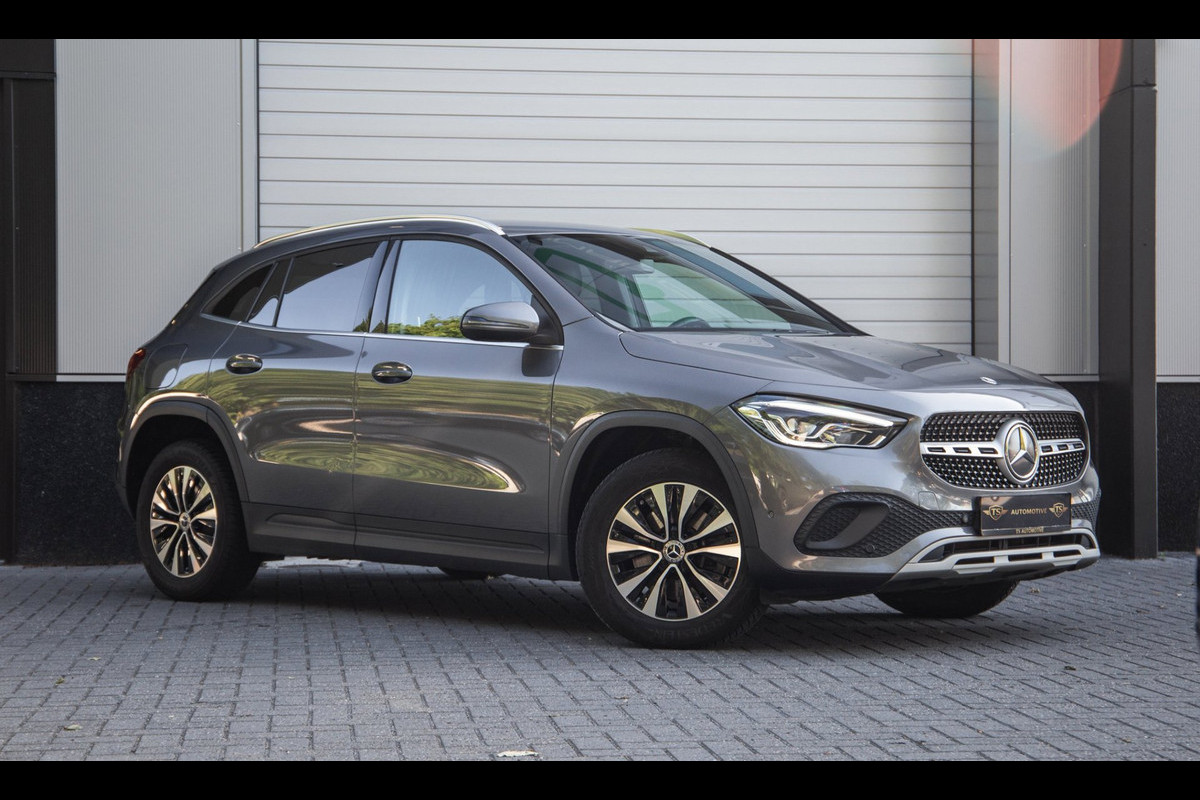 Mercedes-Benz GLA 250 e Business Solution Luxury Limited / SOH 93%