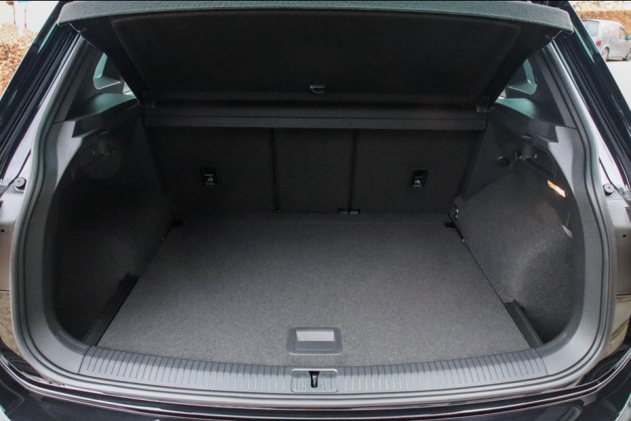 Volkswagen Tiguan 1.5 TSI R-Line Business+ 150pk DSG! NIEUW|Panoramadak|Virtual Cockpit|IQ LED Plus|NAVI|ACC|Lane|Harman Kardon|19
