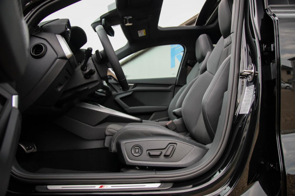 Audi A3 Sportback 40 TFSI e PHEV S Edition S-line 204pk S-Tronic! 1e|DLR|Panoramadak|Virtual Cockpit|Kuipstoelen|LED Matrix|Black