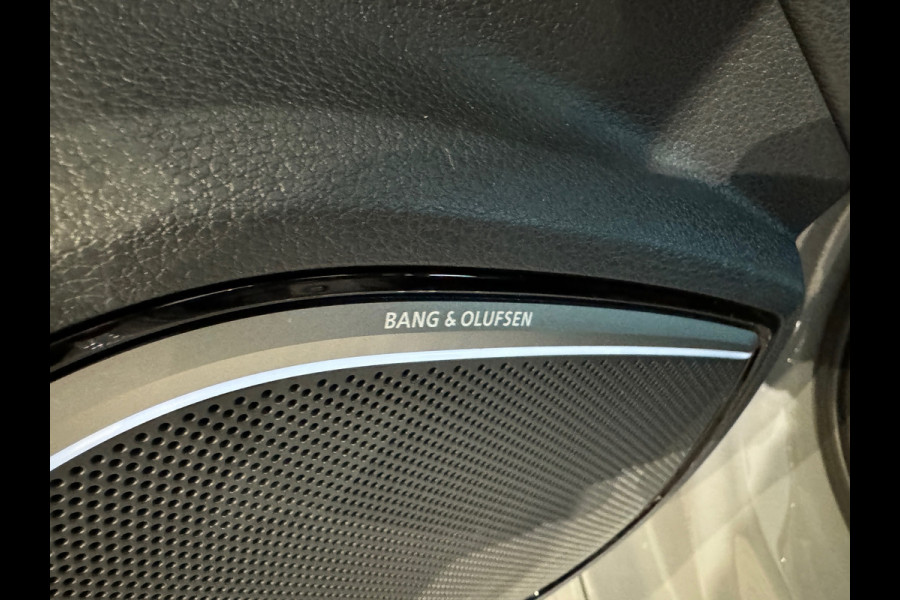 Audi RS3 Limousine 2.5 TFSI quattro Pano|RS Seat|Keyless|B&O