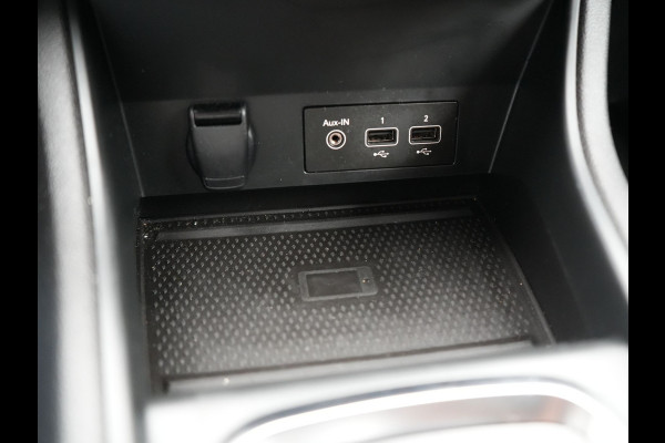 Renault Captur 1.6 E-Tech PHEV Intens 160pk | Camera | Apple Carplay | Cruise Control | Keyless | Sportstoelen Verwarmd | Virtual | Navigatie | DAB | 18"L.M | | Plug In Hybrid |