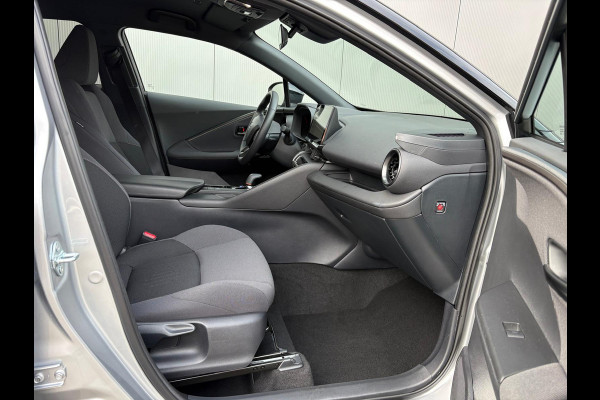 Toyota C-HR 1.8 Hybrid 140PK First Edition Bi-Tone/Winter-pack/Gr.-navigatie/Elektr.klep/Camera/Adapt.-cruise