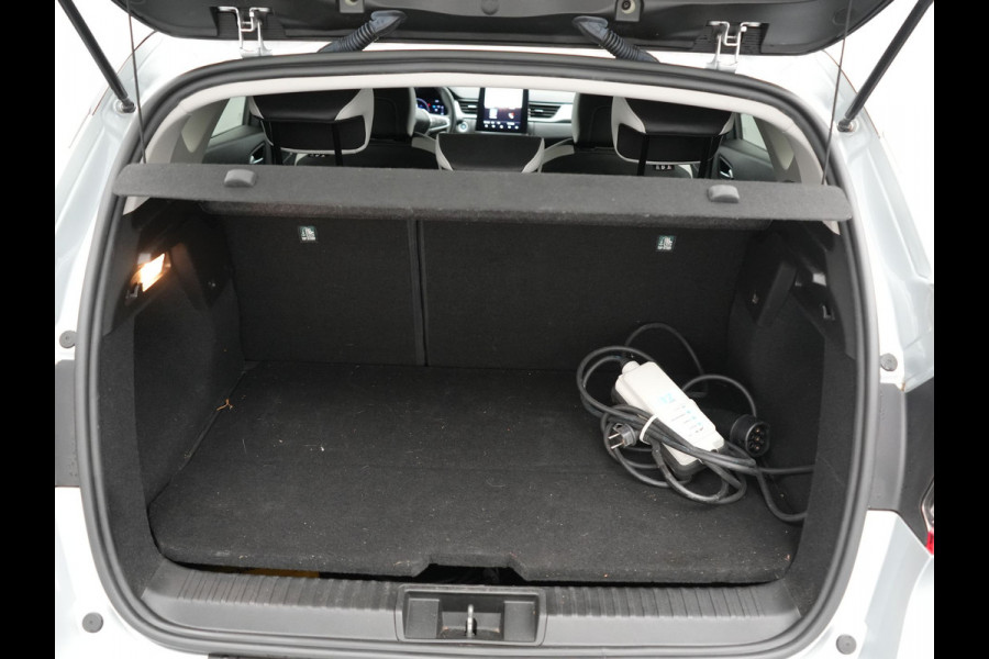 Renault Captur 1.6 E-Tech PHEV Intens 160pk | Camera | Apple Carplay | Cruise Control | Keyless | Sportstoelen Verwarmd | Virtual | Navigatie | DAB | 18"L.M | | Plug In Hybrid |