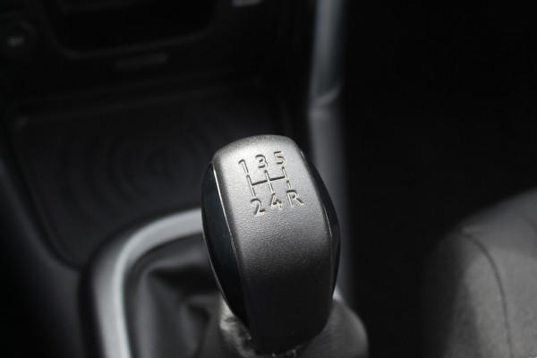 Citroën C3 1.2 PureTech S&S Feel / Distr.riem VV / Trekhaak / Navigatie / Stoelverwarming / Cruise Control