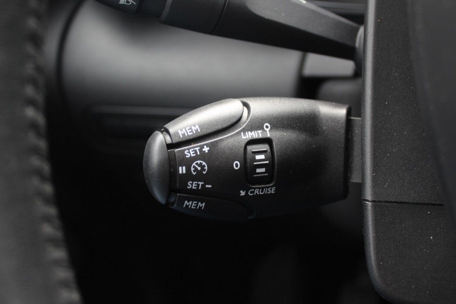 Citroën C3 1.2 PureTech S&S Feel / Distr.riem VV / Trekhaak / Navigatie / Stoelverwarming / Cruise Control