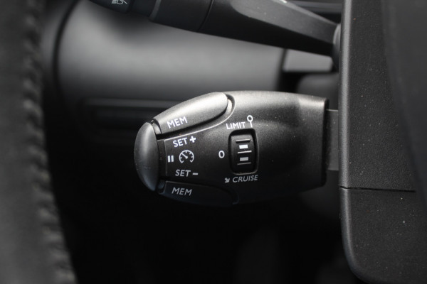 Citroën C3 1.2 PureTech S&S Feel / Distr.riem VV / Trekhaak / Navigatie / Stoelverwarming / Cruise Control