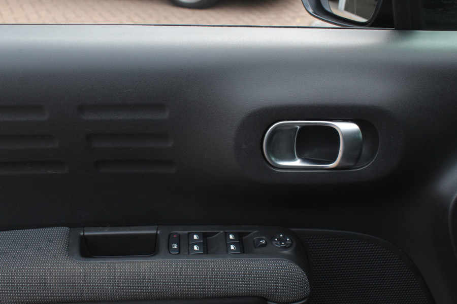 Citroën C3 1.2 PureTech S&S Feel / Distr.riem VV / Trekhaak / Navigatie / Stoelverwarming / Cruise Control