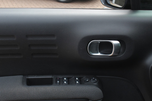 Citroën C3 1.2 PureTech S&S Feel / Distr.riem VV / Trekhaak / Navigatie / Stoelverwarming / Cruise Control