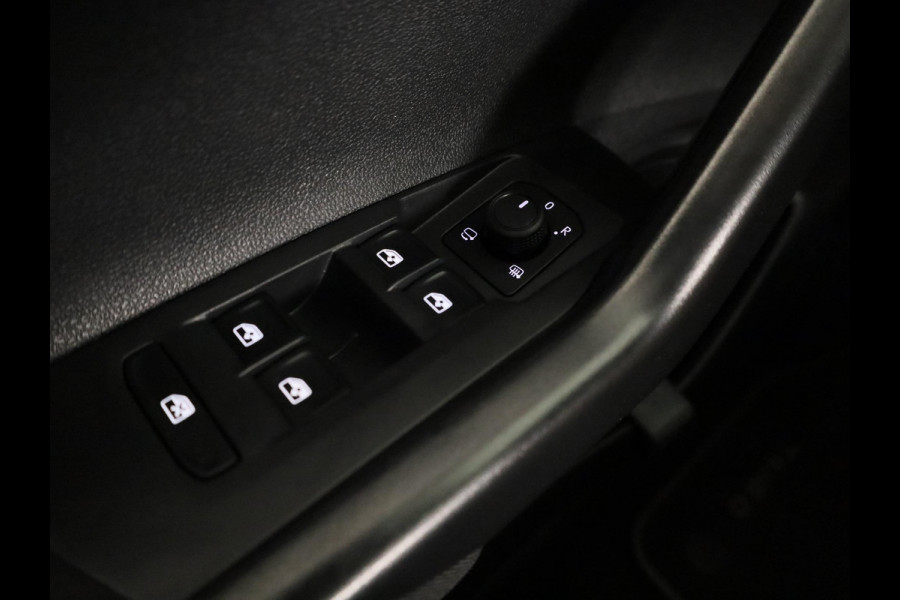Volkswagen Taigo 1.0 TSI Life Edition 115 pk Automaat (DSG) | Verlengde garantie | Navigatie | Parkeersensoren | Achteruitrijcamera | Adaptieve cruise control |