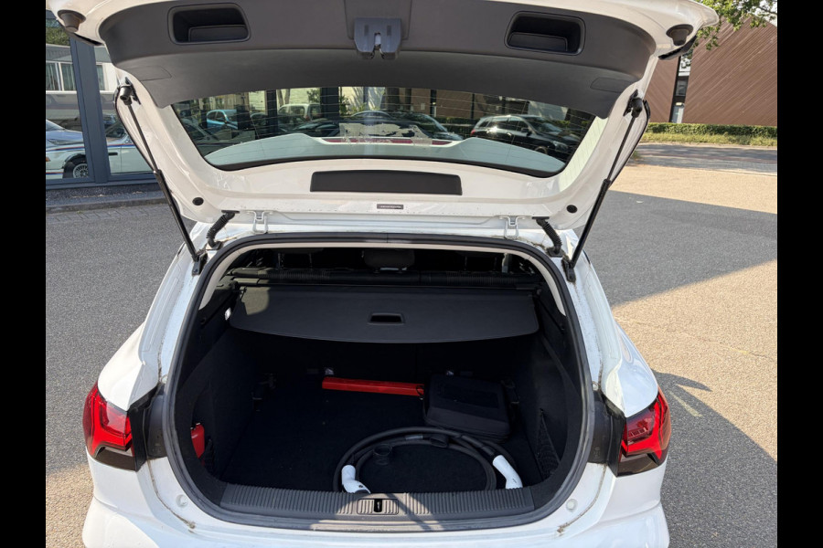 MG Mg5 electric Long Range Comfort 61 kWh SOH 99% | ACHTERUITRIJCAMERA | ADAPT. CRUISE CONTROL | STOEL & STUUR VERWARMING