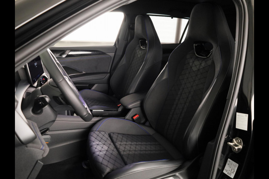Volkswagen Tayron 1.5 eHybrid R-Line Edition 272 pk Automaat (DSG) | Verlengde garantie | Navigatie | Panoramadak | Trekhaak (wegklapbaar) | Parkeersensoren (Park assist) | Rondomzicht camera | Black Style pakket | R-Line |