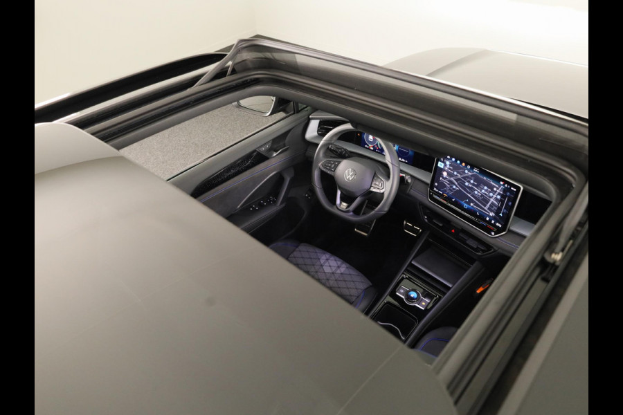 Volkswagen Tayron 1.5 eHybrid R-Line Edition 272 pk Automaat (DSG) | Verlengde garantie | Navigatie | Panoramadak | Trekhaak (wegklapbaar) | Parkeersensoren (Park assist) | Rondomzicht camera | Black Style pakket | R-Line |