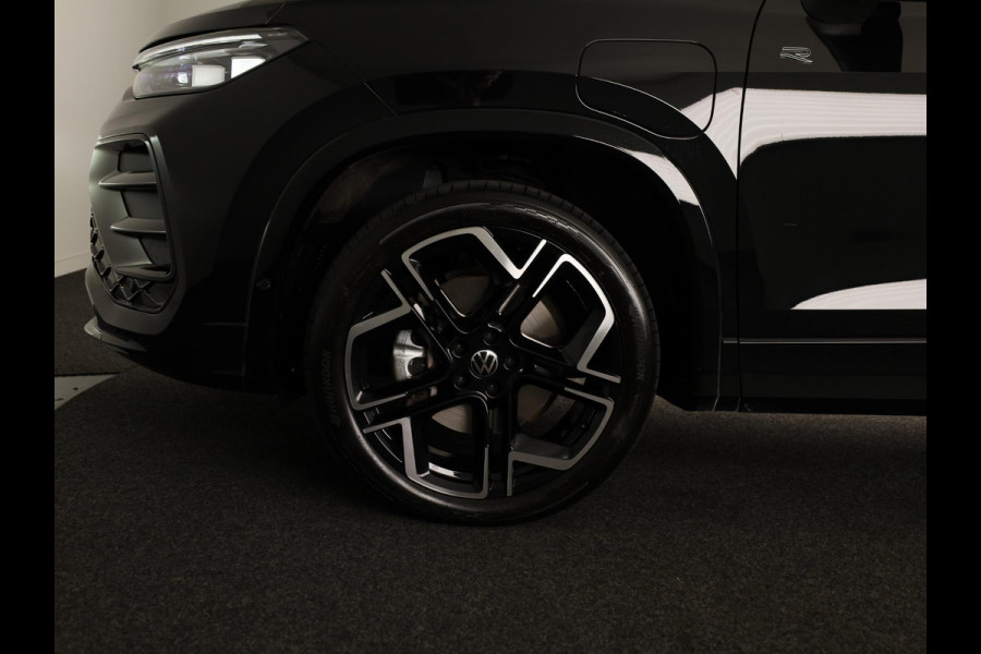 Volkswagen Tayron 1.5 eHybrid R-Line Edition 272 pk Automaat (DSG) | Verlengde garantie | Navigatie | Panoramadak | Trekhaak (wegklapbaar) | Parkeersensoren (Park assist) | Rondomzicht camera | Black Style pakket | R-Line |