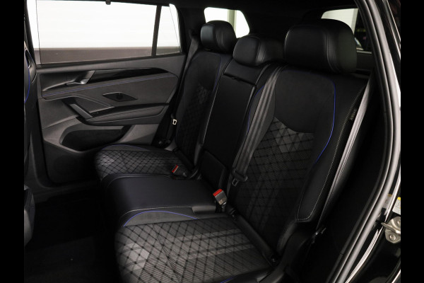 Volkswagen Tayron 1.5 eHybrid R-Line Edition 272 pk Automaat (DSG) | Verlengde garantie | Navigatie | Panoramadak | Trekhaak (wegklapbaar) | Parkeersensoren (Park assist) | Rondomzicht camera | Black Style pakket | R-Line |