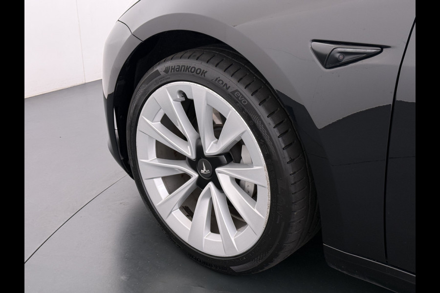 Tesla Model 3 Standard RWD Plus 60kWh Warmtepomp LFP-Accu SOH 93% AMD Ryzen™ ­Stuur+Stoelverwarming Navi Camera's Leder Adap.Cruise Elek.Achte Premium Luidsprekers Lmv 19" Led Panoramadak Google Maps® Elek.Stoelen+Memory 1e Eigenaar Origineel Nederlandse Auto