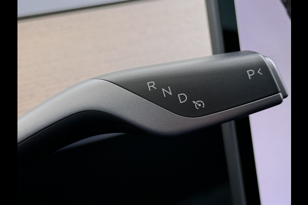 Tesla Model 3 Standard RWD Plus 60kWh Warmtepomp LFP-Accu SOH 93% AMD Ryzen™ ­Stuur+Stoelverwarming Navi Camera's Leder Adap.Cruise Elek.Achte Premium Luidsprekers Lmv 19" Led Panoramadak Google Maps® Elek.Stoelen+Memory 1e Eigenaar Origineel Nederlandse Auto