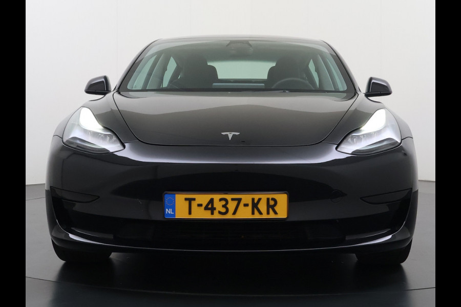 Tesla Model 3 Standard RWD Plus 60kWh Warmtepomp LFP-Accu SOH 93% AMD Ryzen™ ­Stuur+Stoelverwarming Navi Camera's Leder Adap.Cruise Elek.Achte Premium Luidsprekers Lmv 19" Led Panoramadak Google Maps® Elek.Stoelen+Memory 1e Eigenaar Origineel Nederlandse Auto