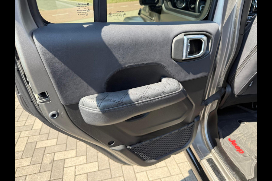 Jeep Wrangler BRUTE Richmond Sahara 4xe 380 | Hardtop/Soft top | Skyview