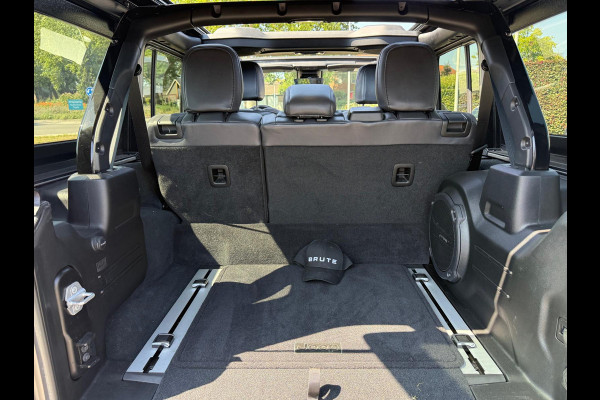 Jeep Wrangler BRUTE Richmond Sahara 4xe 380 | Hardtop/Soft top | Skyview
