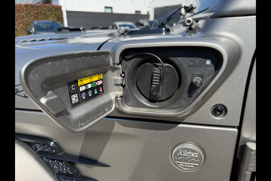 Jeep Wrangler BRUTE Richmond Sahara 4xe 380 | Hardtop/Soft top | Skyview