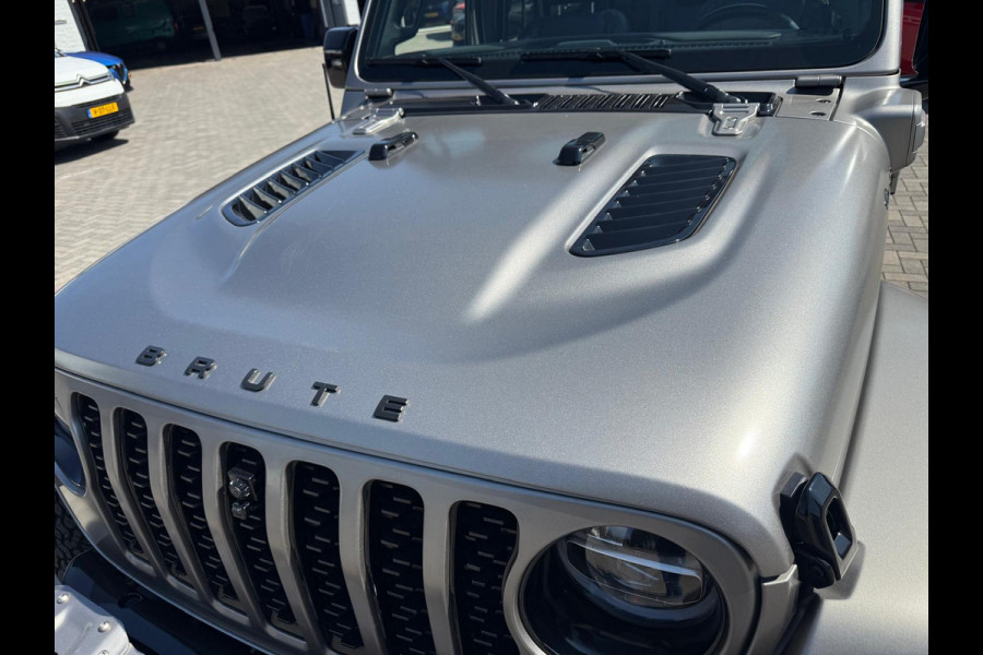 Jeep Wrangler BRUTE Richmond Sahara 4xe 380 | Hardtop/Soft top | Skyview