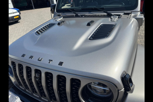 Jeep Wrangler BRUTE Richmond Sahara 4xe 380 | Hardtop/Soft top | Skyview