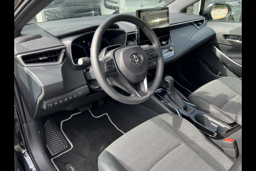 Toyota Corolla Touring Sports 140 Dynamic Plus | Stoel + Stuurverwarming, 17 inch, Parkeersensoren, Keyless, Groot scherm